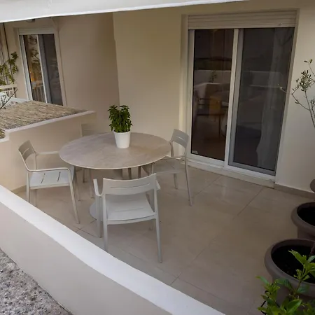 Daphnes Home *
